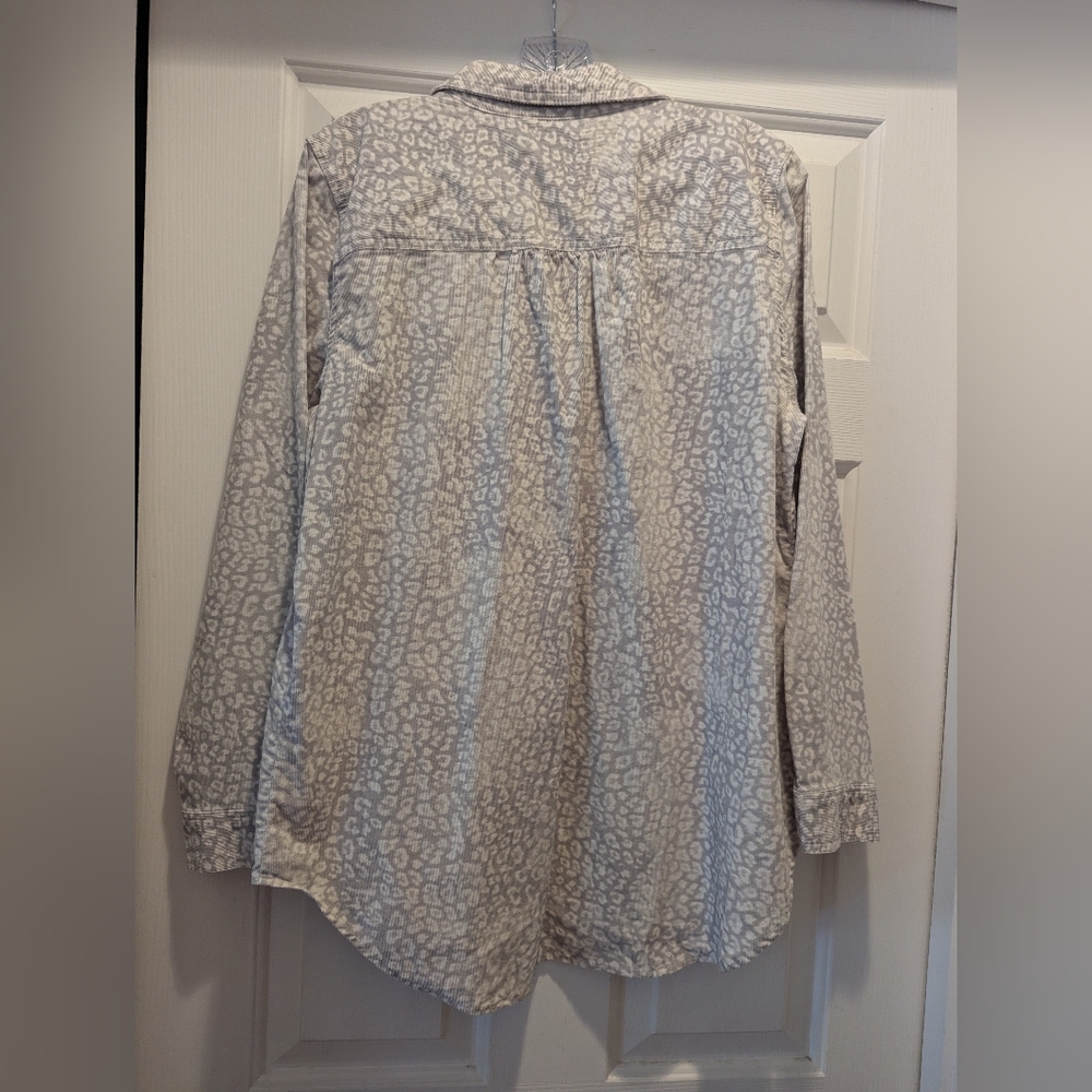 Chico's women's grey white leopard print long slv flannel button shirt Size 2 *L - Picture 7 of 11